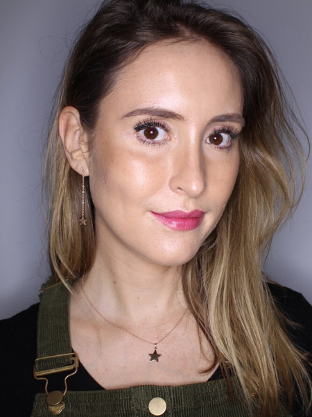 Страйпинг — техника макияжа, которая преобразит лицо за 2 минуты