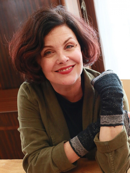 Тогда и сейчас: как сегодня выглядят секс-символы культовых сериалов 90-х