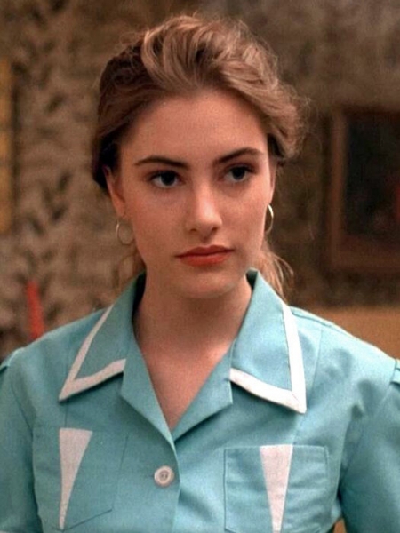 Тогда и сейчас: как сегодня выглядят секс-символы культовых сериалов 90-х