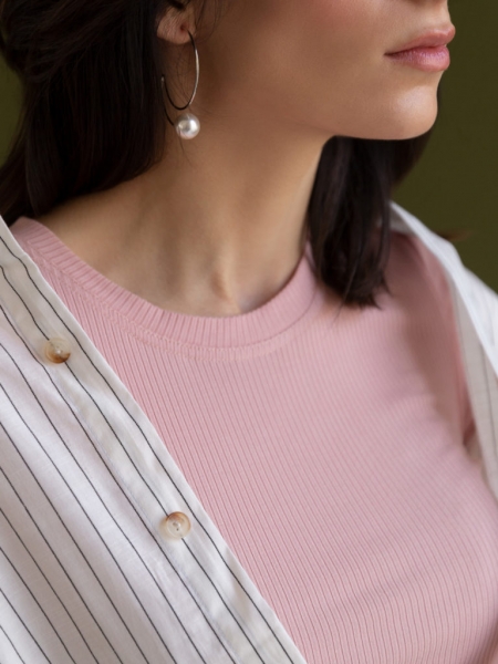 Вязаный кардиган, вельветовые брюки и стильный тренчкот в весенней коллекции Cocos Moscow 